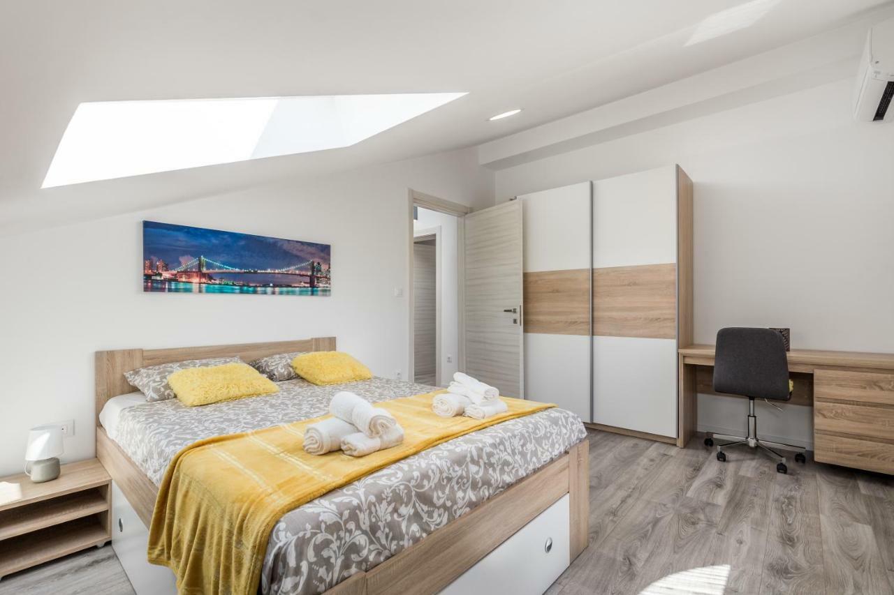 Luxury Apartment La Es Marcelji Exterior photo