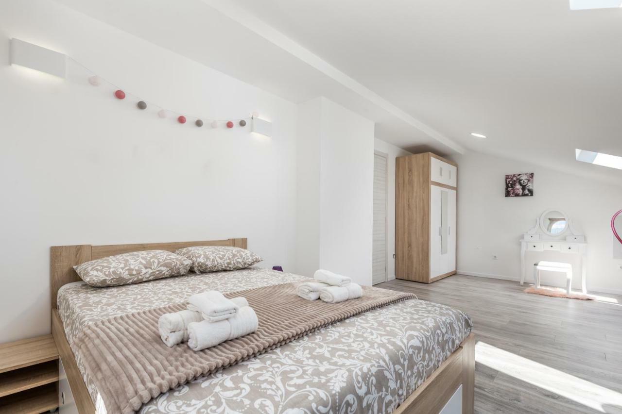 Luxury Apartment La Es Marcelji Exterior photo