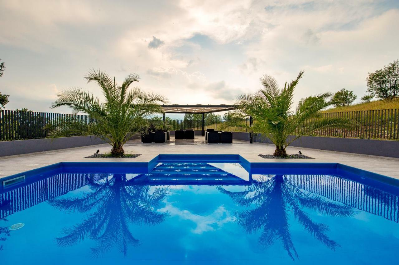 Luxury Apartment La Es Marcelji Exterior photo
