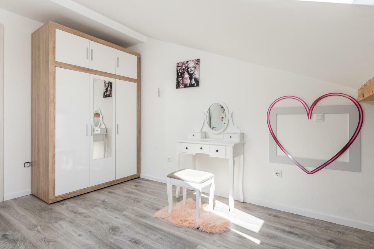 Luxury Apartment La Es Marcelji Exterior photo